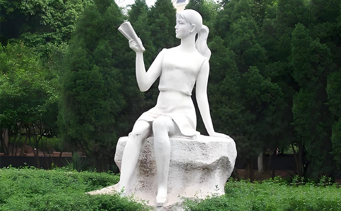 千年匠心，傳世之美——優(yōu)藝雕塑定制人物石雕藝術