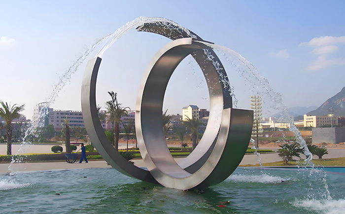 靈動(dòng)水韻，不銹鋼噴泉雕塑的夢(mèng)幻交響