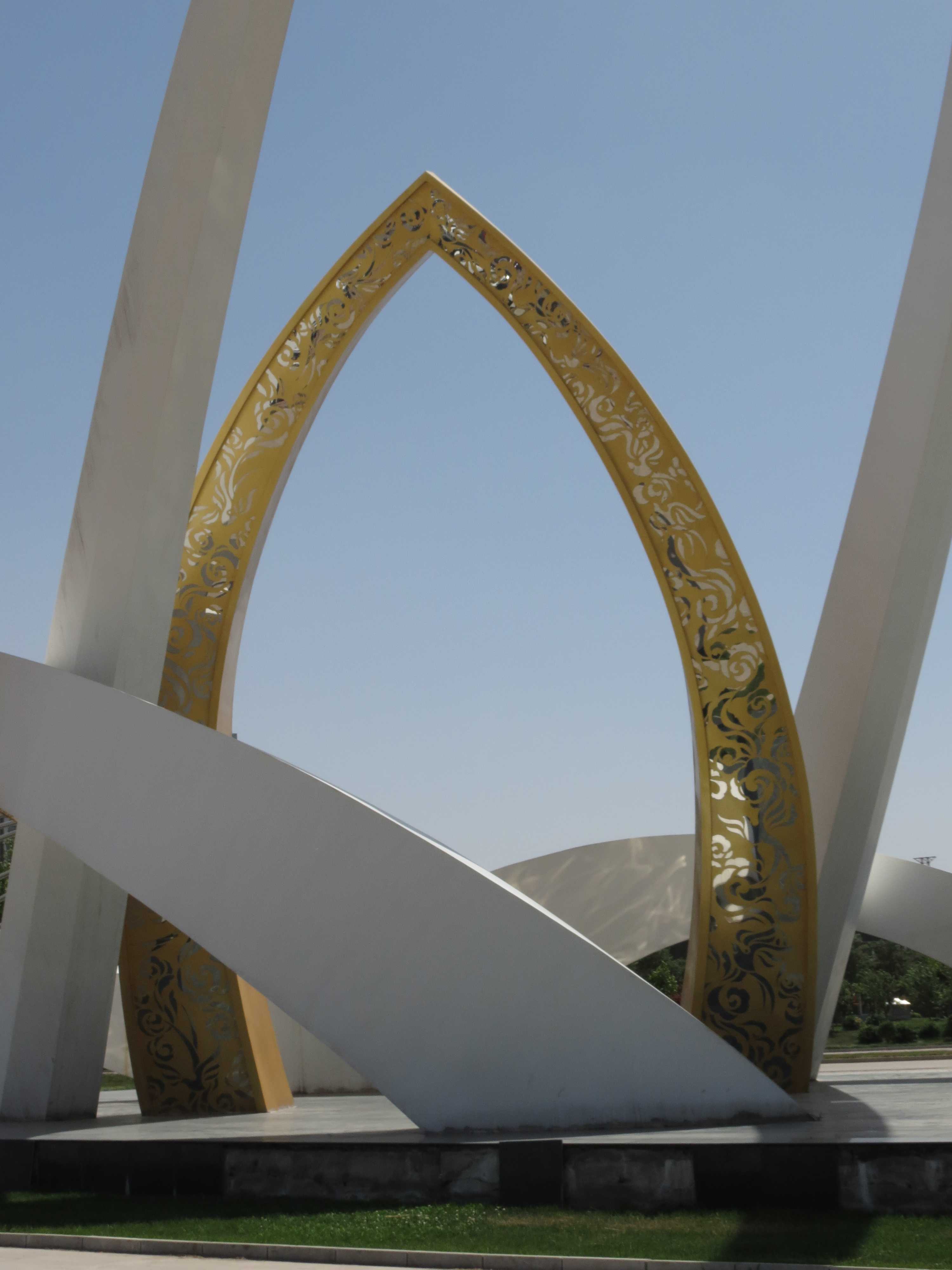 大型不銹鋼雕塑，機(jī)場(chǎng)不銹鋼雕塑，廣場(chǎng)景觀雕塑