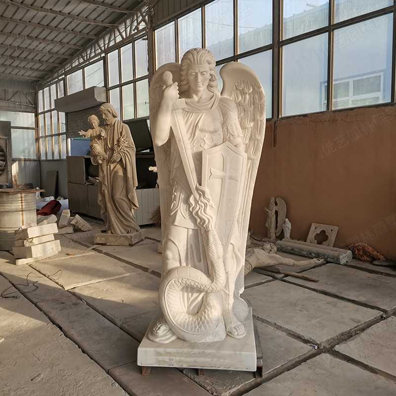 圣邁克雕塑，大理石圣邁克