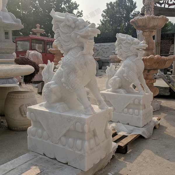 什么是傳統(tǒng)景觀中的藝術(shù)雕塑呢？