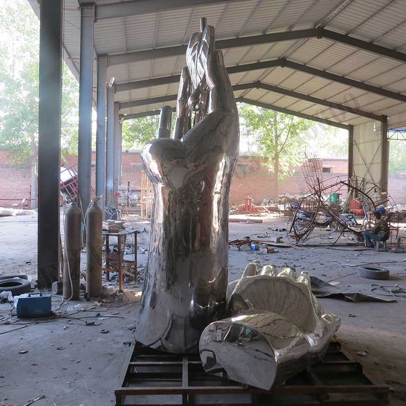 水滴主題不銹鋼雕塑，雙手不銹鋼雕塑，手托水滴景觀雕塑