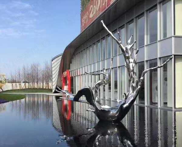 玻璃鋼雕塑的特點(diǎn)有什么呢？