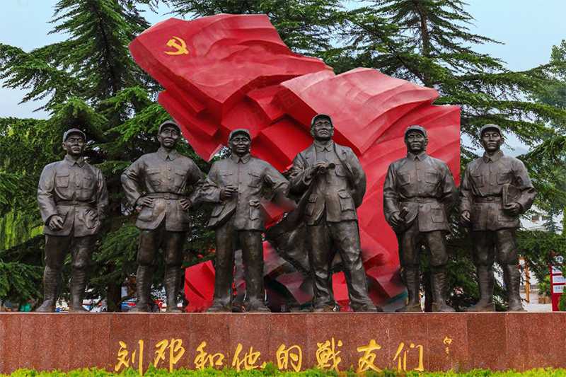 革命人物雕塑，劉鄧和他的戰(zhàn)友們雕像