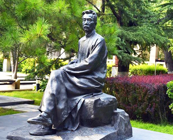 不同場景放置銅雕塑的意義是什么？